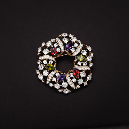 Brooch 16